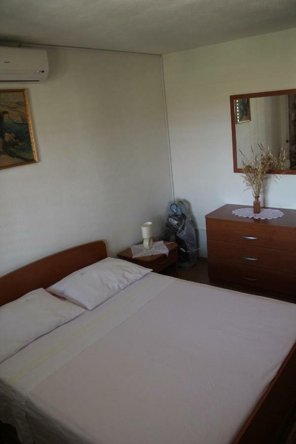 App Dujmovic Apartment Supetar Exterior photo