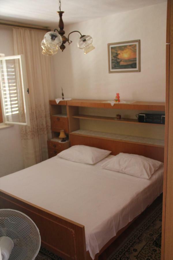 App Dujmovic Apartment Supetar Exterior photo
