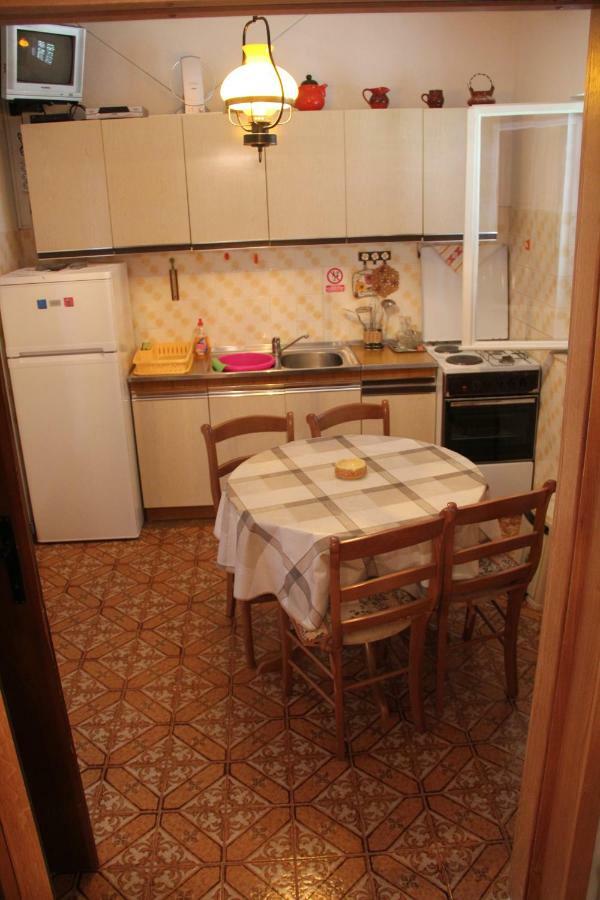App Dujmovic Apartment Supetar Exterior photo